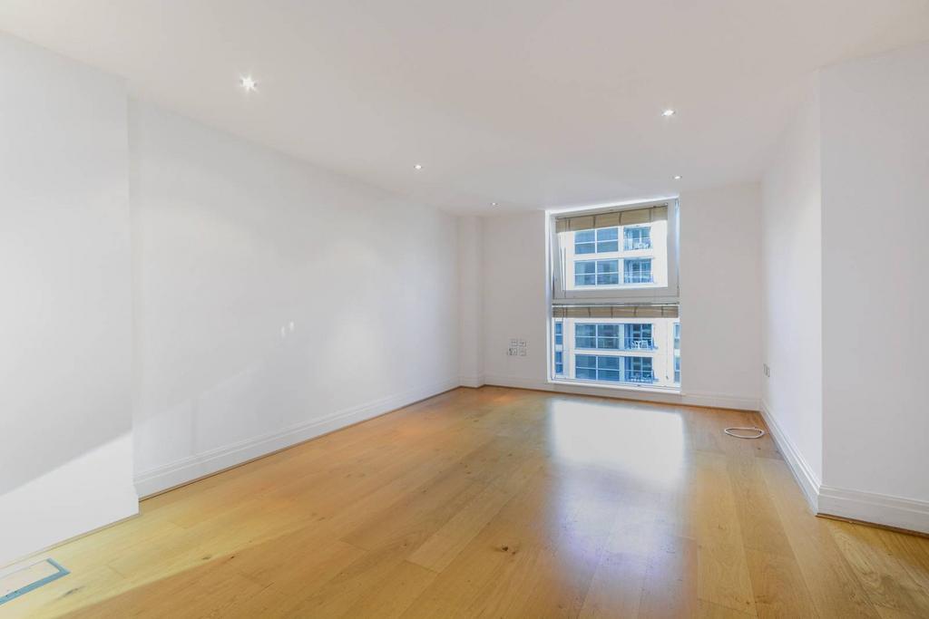 Imperial Wharf, Imperial Wharf... 2 bed flat for sale £780,000