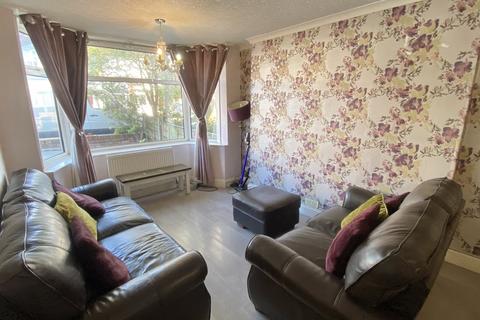 undefined, Pine Avenue, Whitefield M45