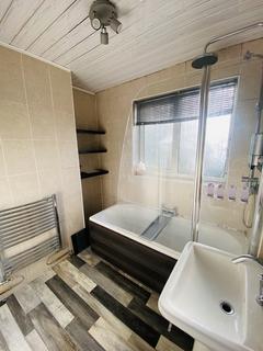 undefined, Pine Avenue, Whitefield M45