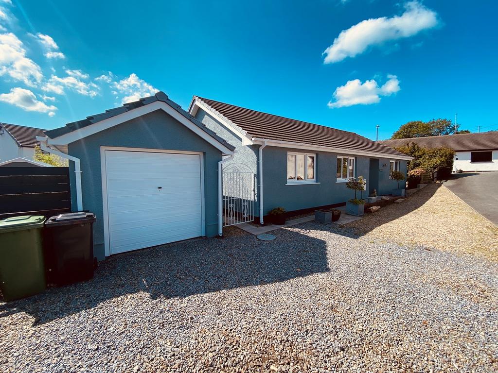 Maes Dafydd, Llanarth, SA47 3 bed bungalow for sale £265,000