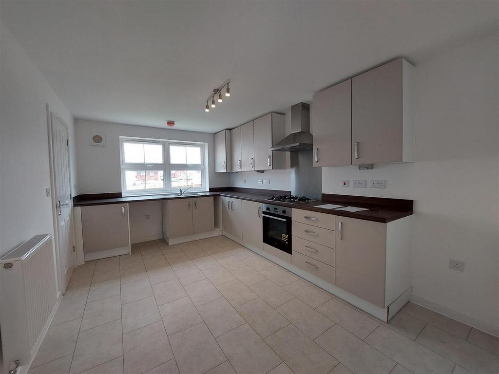 Manor Road, Newent GL18 3 bed semidetached house for sale £62,500