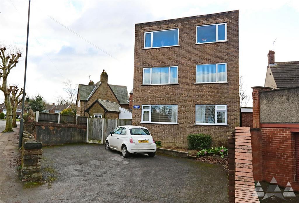 Hawksley Avenue, Chesterfield S40 2 bed property to rent £575 pcm (£
