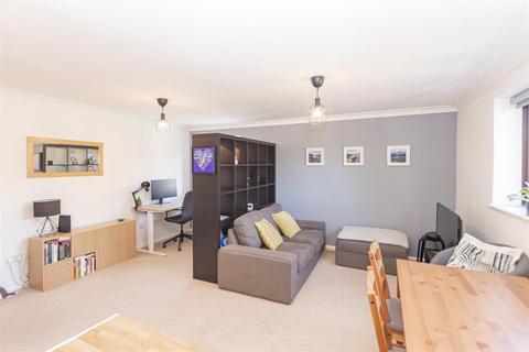 39 Woodfall Drive, Crayford, Dartford, DA1 4TN