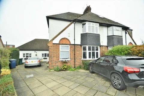 6 Croft Close, London, NW7 4QL