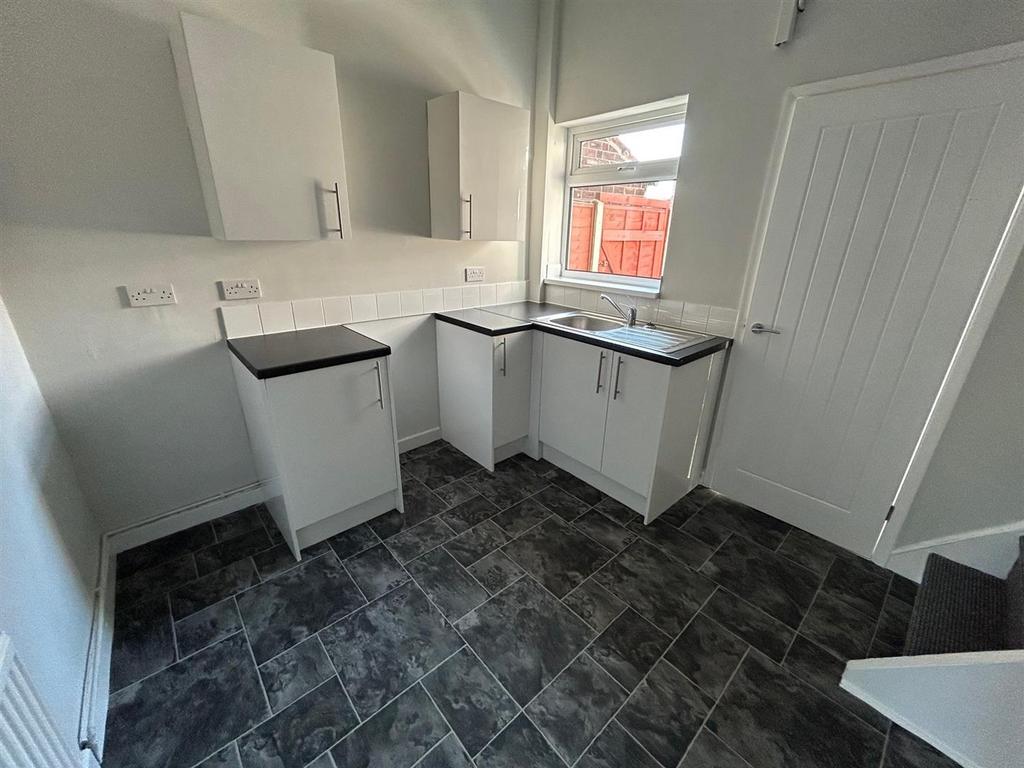 Lee Street, Hull 2 bed terraced house £575 pcm (£133 pw)