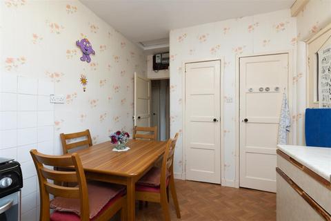 35 Parkside Road, Alyth, Blairgowrie, PH11 8BX