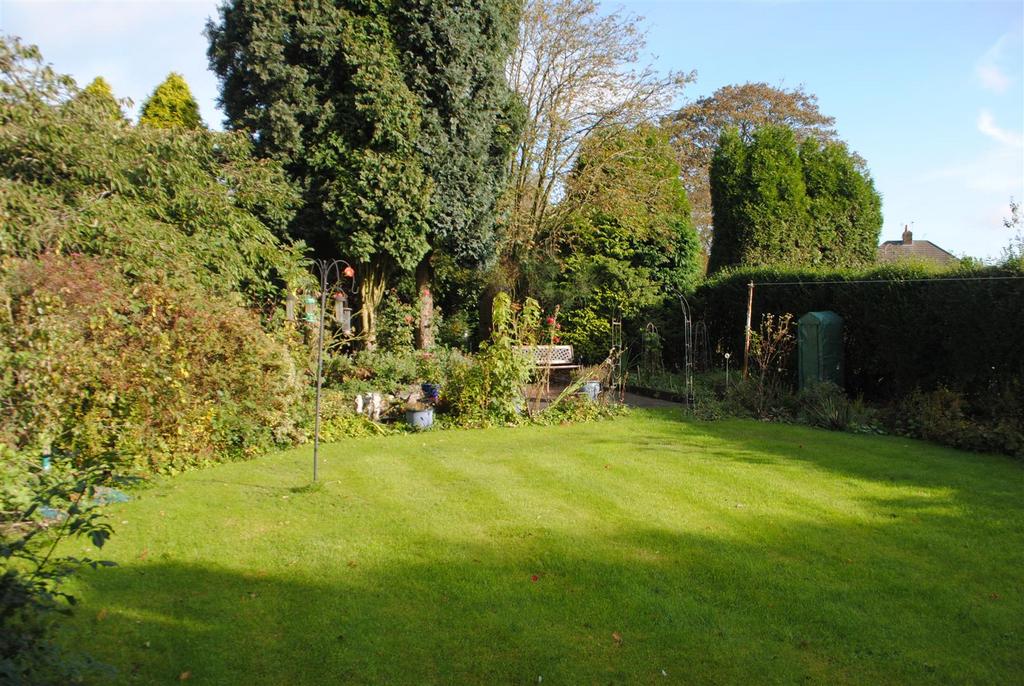 Greenhill Road, Coalville 4 bed detached house £800 pcm (£185 pw)