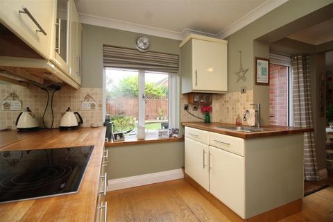 18 Gildale, Werrington, Peterborough, PE4 6QY