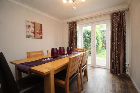 18 Gildale, Werrington, Peterborough, PE4 6QY