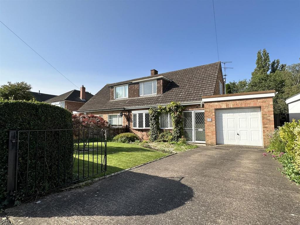 Moorfield Road, Brockworth, Gloucester 3 bed semidetached house £285,000