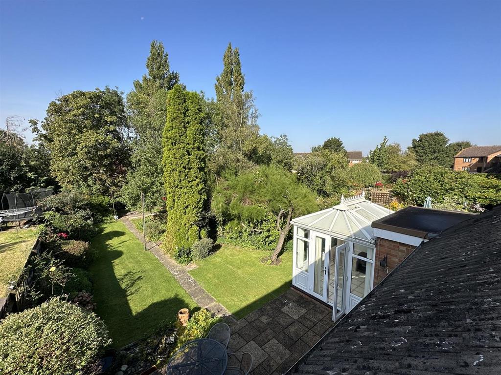 Moorfield Road, Brockworth, Gloucester 3 bed semidetached house £285,000