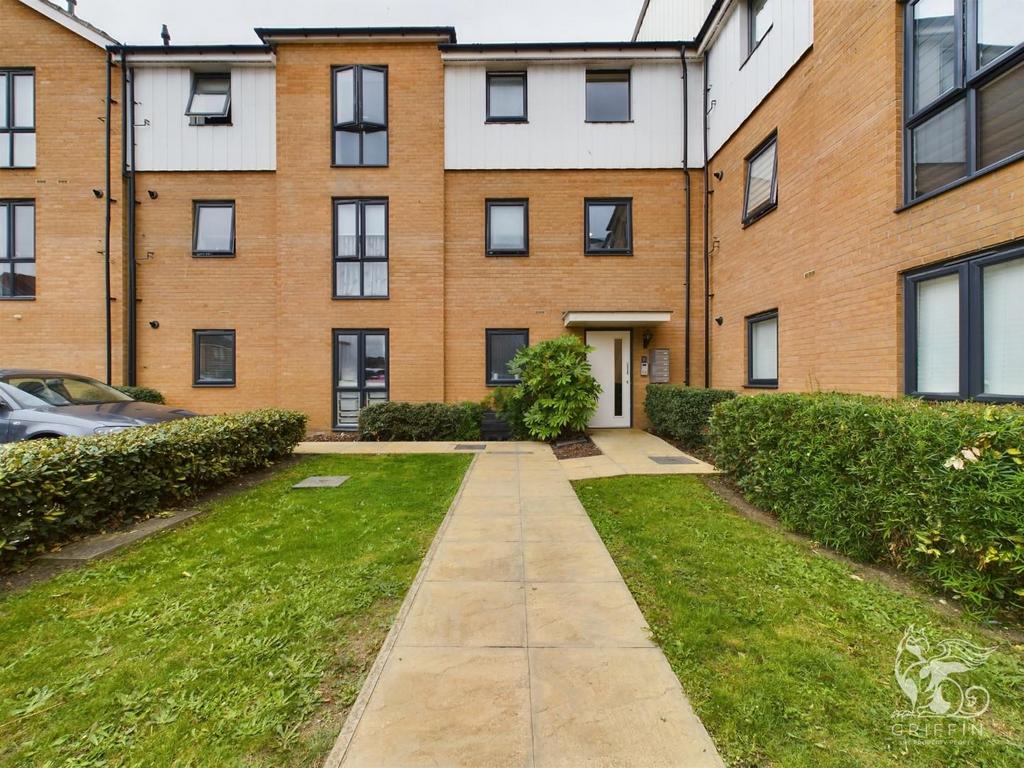 Fairlane Drive, South Ockendon 2 bed flat for sale £280,000