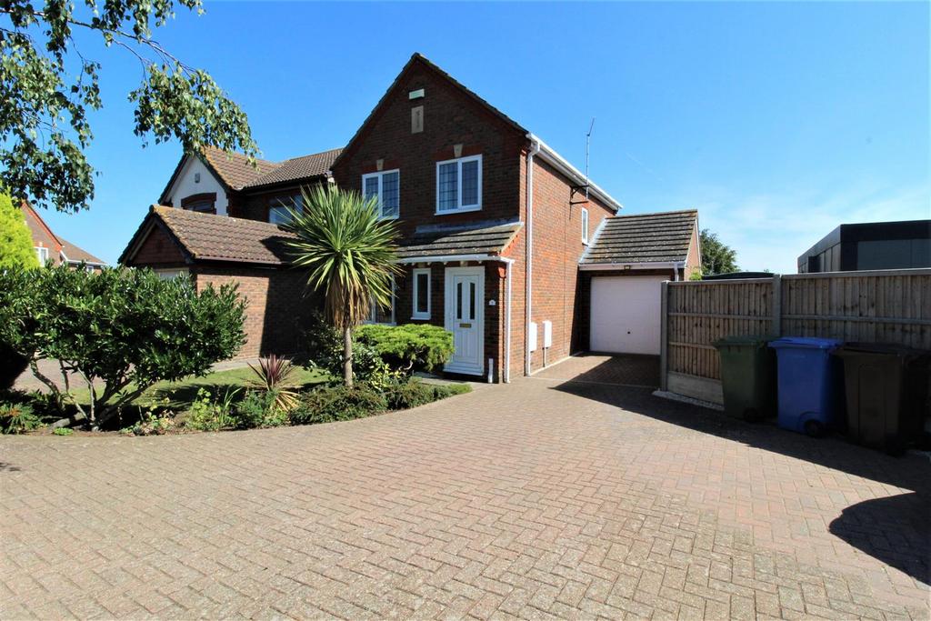 Marr Close, Minster On Sea, Sheerness 3 bed detached house for sale £