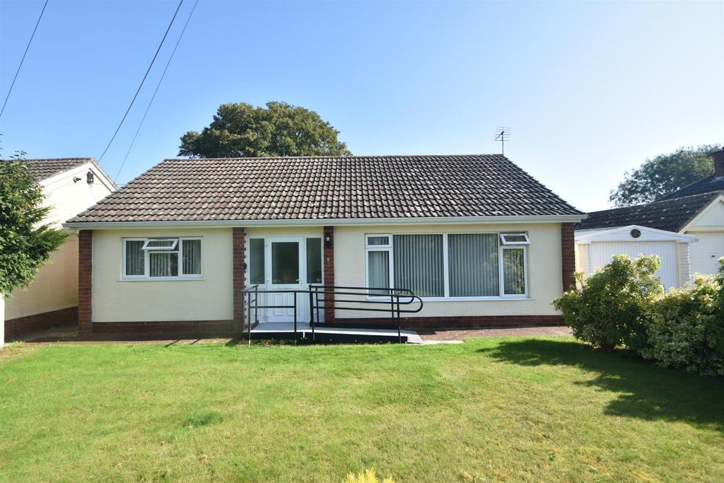 4 Grove Lane, Bayston Hill, Shrewsbury SY3 0HJ 2 bed detached bungalow