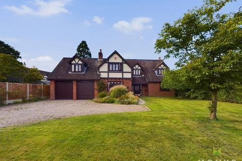 5 bedroom detached house for sale, Fismes Way, Wem,