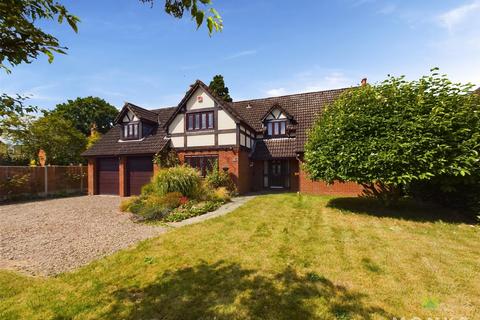 5 bedroom detached house for sale, Fismes Way, Wem,