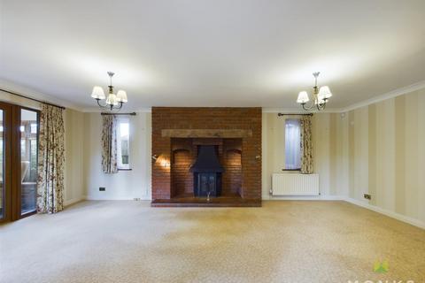 5 bedroom detached house for sale, Fismes Way, Wem,