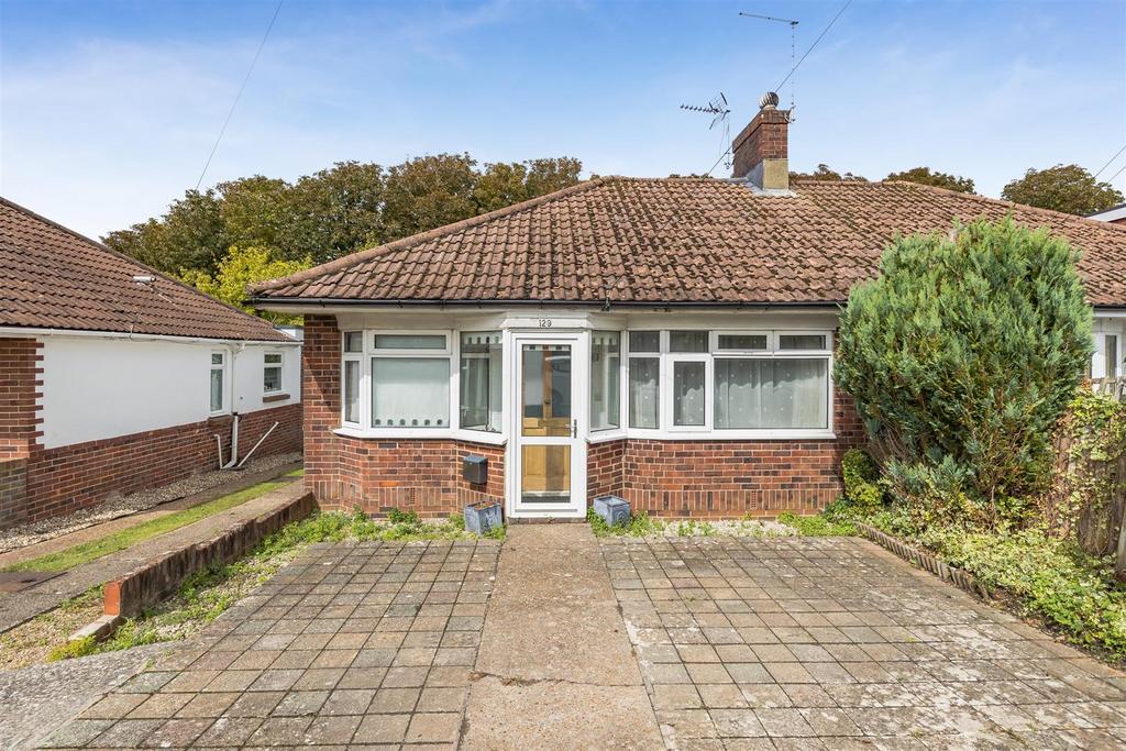 Ladies Mile Road Patcham Brighton 2 Bed Semi Detached Bungalow For