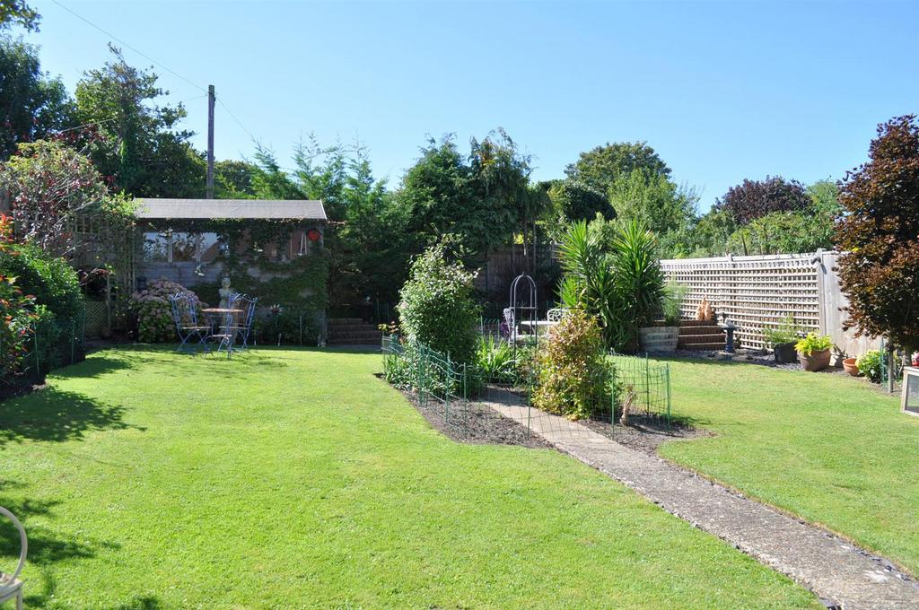 Upper Kings Drive, Willingdon, Eastbourne 4 bed detached house for sale