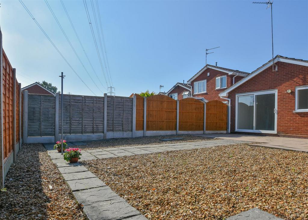 5 Wombrook Dale, Wombourne, Wolverhampton 2 bed detached bungalow for sale £309,500