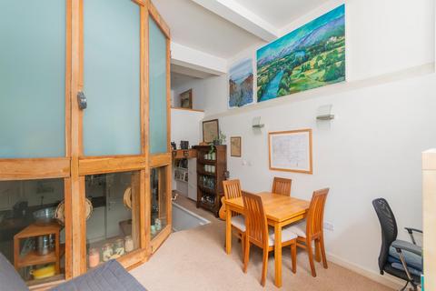 Flat 2, 2 Braggs Lane, Bristol, BS2 0EB