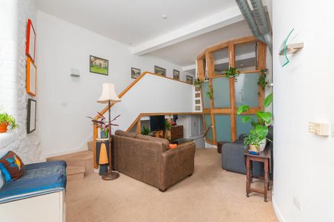 Flat 2, 2 Braggs Lane, Bristol, BS2 0EB