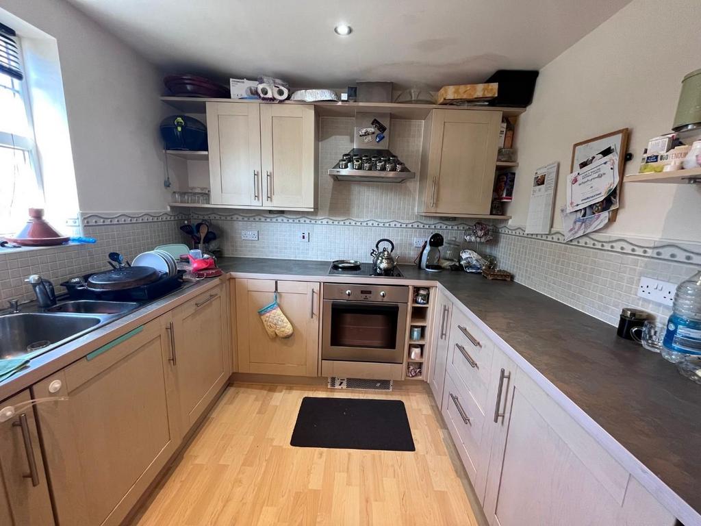 Kitchen 2.jpg