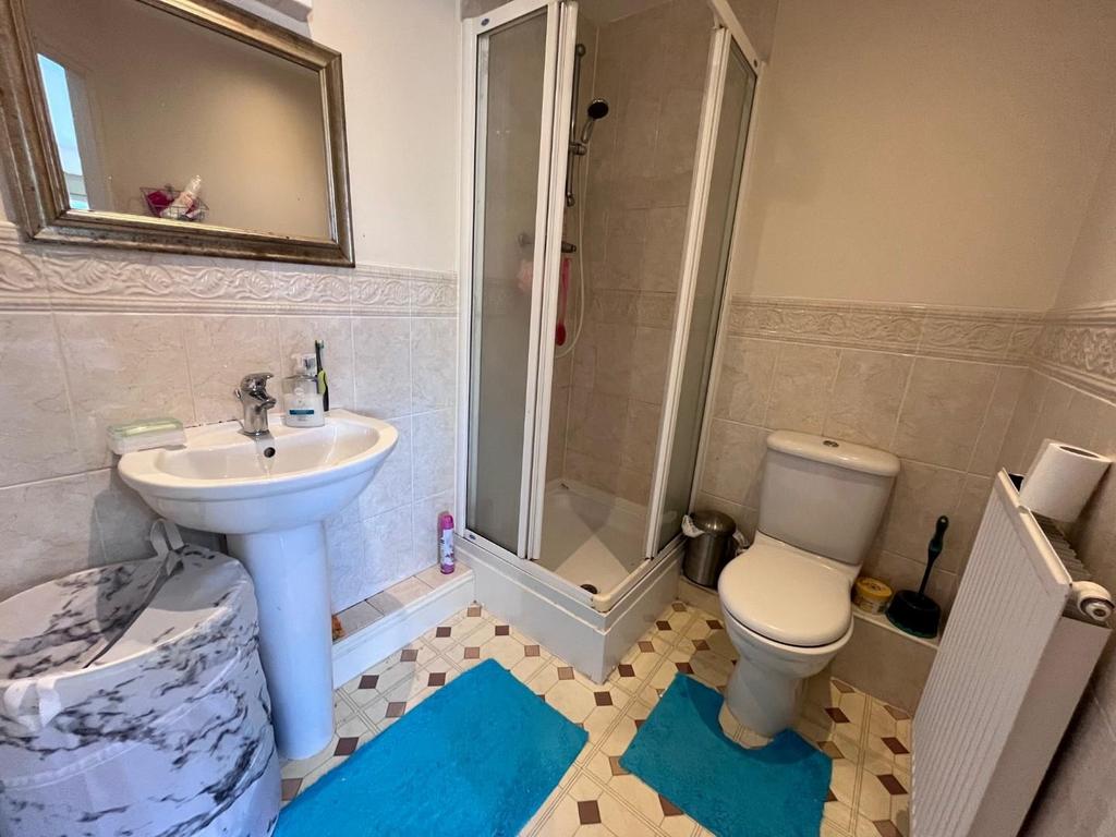 En-Suite Shower.jpg