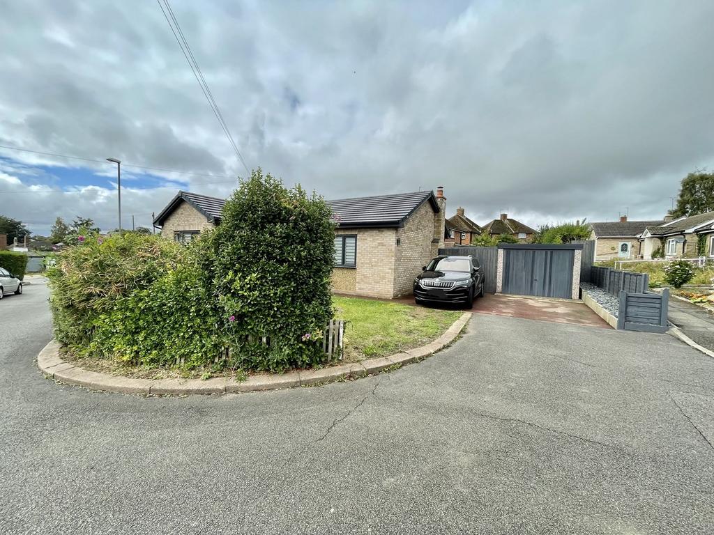 Windmill Grove, Raunds, Wellingborough, NN9 2 bed bungalow £395,000