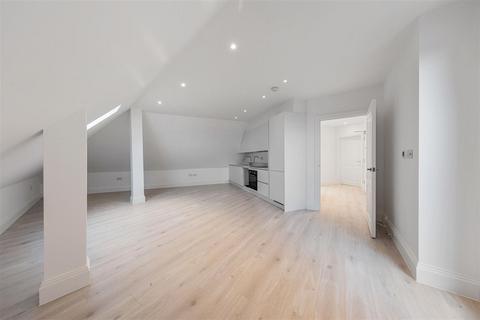 1 bedroom apartment to rent, 8 Queens Road, Buckhurst Hill IG9