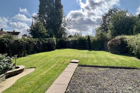 3 bedroom semi-detached house for sale - Greenacre Drive, Leicester