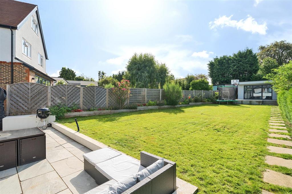 Green Lane, Lower Kingswood 4 bed detached house £1,175,000