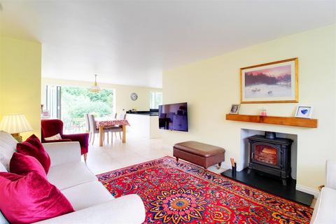 4 East View, Essendon, Hatfield, AL9 6HJ
