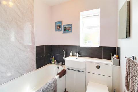4 East View, Essendon, Hatfield, AL9 6HJ