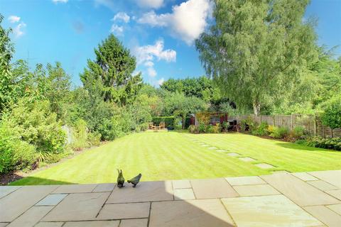 4 East View, Essendon, Hatfield, AL9 6HJ