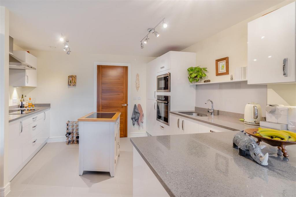 8536225-interior14.jpg