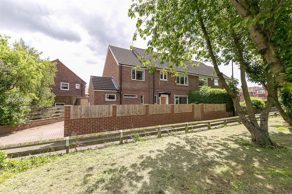 Church Road, Gosforth, Newcastle upon... 4 bed semidetached house £