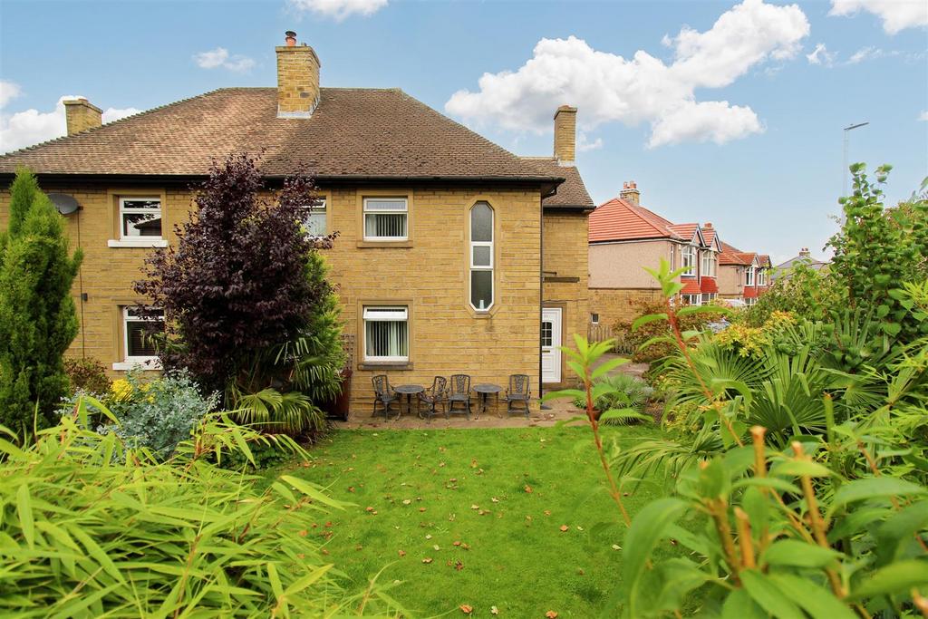 Grosvenor Road, Dalton, Huddersfield, HD5 9HQ 3 bed semidetached house