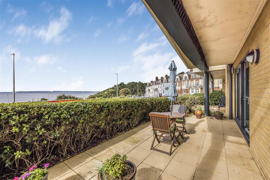 Marina Close, Bournemouth 2 bed ground floor flat for sale
