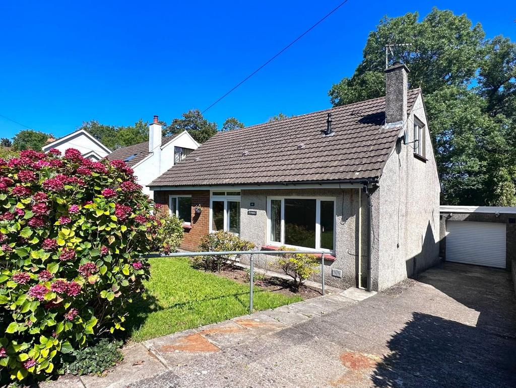 Cefn Glas Road, Bridgend Couinty Borough, CF31 4PG 4 bed detached