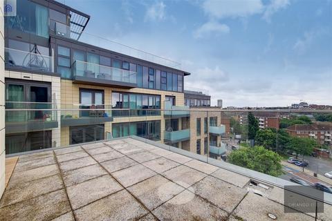 2 bedroom apartment to rent, Trafalgar House, Battersea Reach