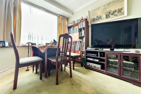 20 Benham Grove, Portchester, Fareham, PO16 9LB