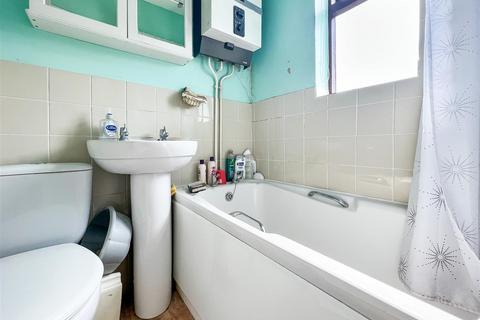 20 Benham Grove, Portchester, Fareham, PO16 9LB