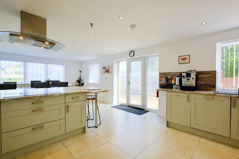 4 bedroom detached house to rent - Nottingham Road, Toton, Nottingham, NG9 6EF