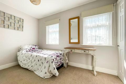 2 bedroom terraced house for sale, Grovehurst Road, Sittingbourne