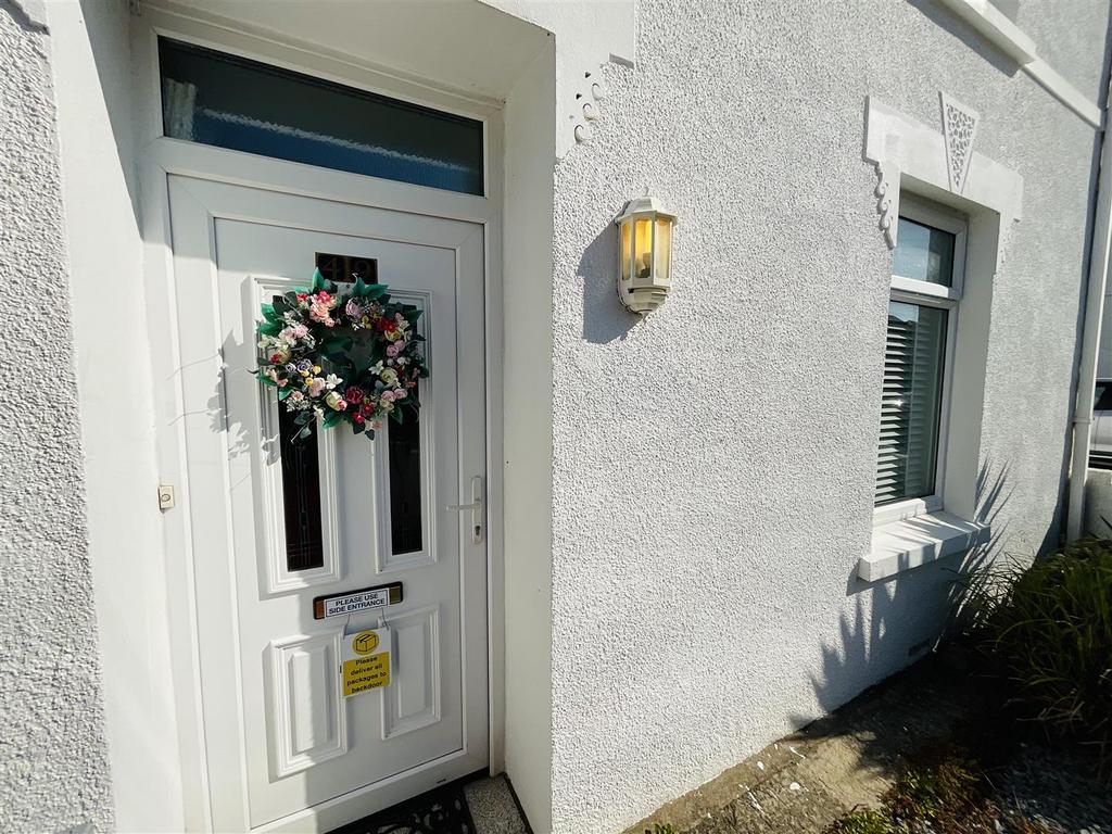 Ashburnham Road, Pembrey, Burry Port 3 bed semidetached house for sale £229,995