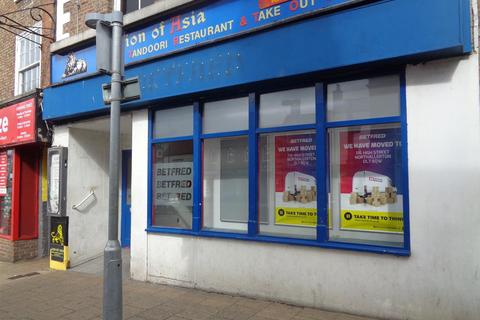 Retail property (high street) to rent, High Street, Northallerton