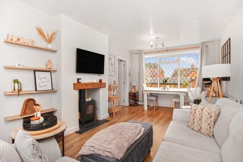 4 Bedford Close, Leeds, LS16 6DS