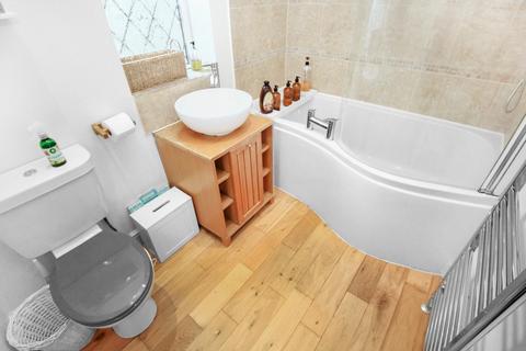 4 Bedford Close, Leeds, LS16 6DS