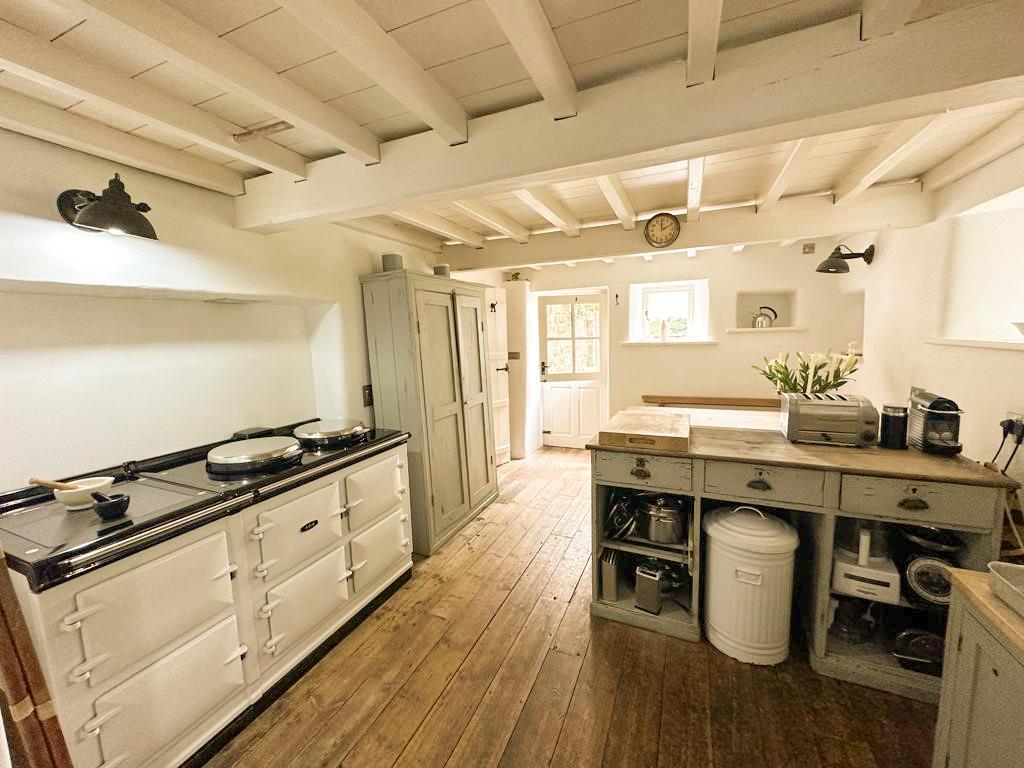 Dining kitchen